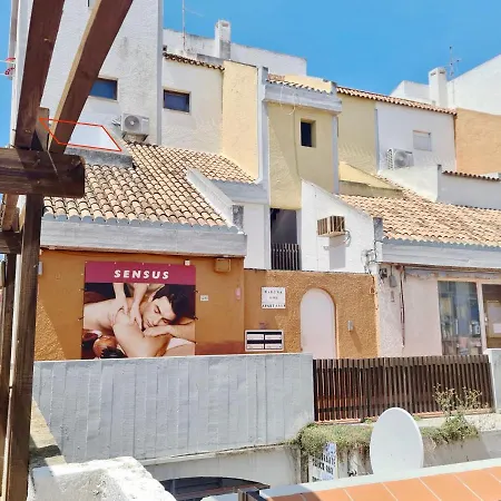Marina Vista Sol-cleverdetails, Marina View, Sleeps 2 Adults And 2 Children Apartmán