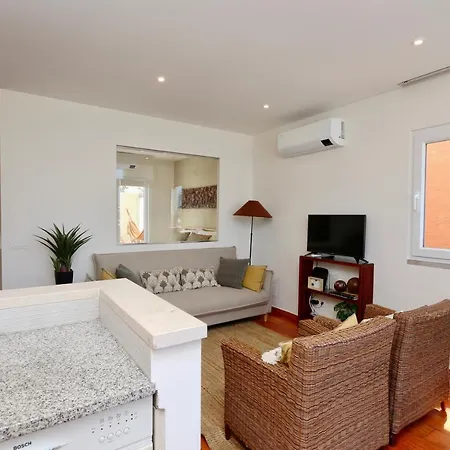 Apartment Marina Vista Sol-cleverdetails, Marina View, Sleeps 2 Adults And 2 Children *