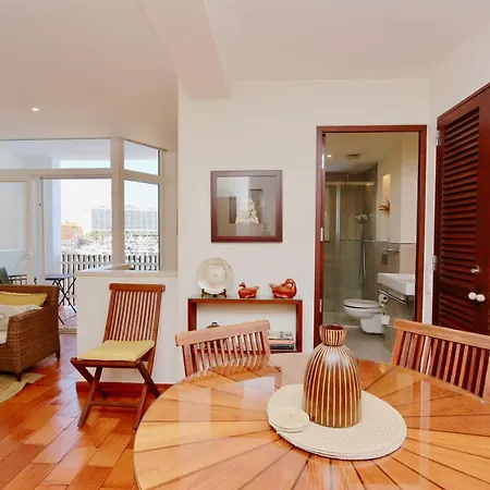 Marina Vista Sol-cleverdetails, Marina View, Sleeps 2 Adults And 2 Children Apartment